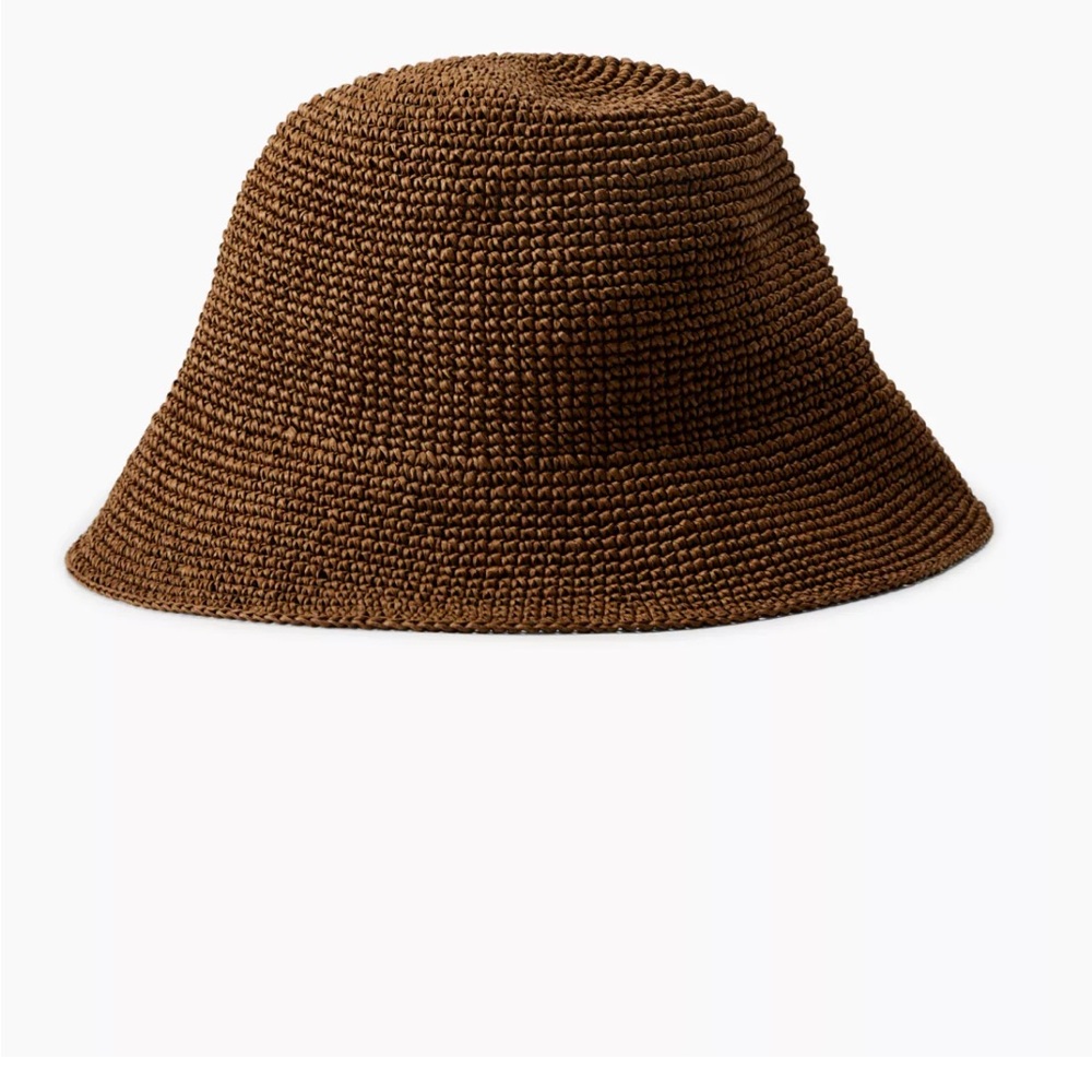 Aritzia straw bucket hat